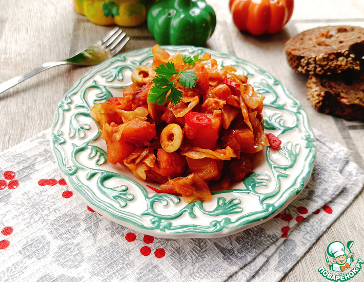 Тушеная капуста с картофелем и оливками