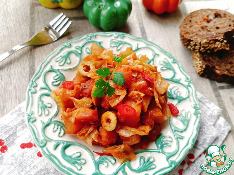 Тушеная капуста с картофелем и оливками