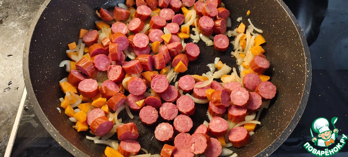 Тушеная капуста с копчёными колбасками