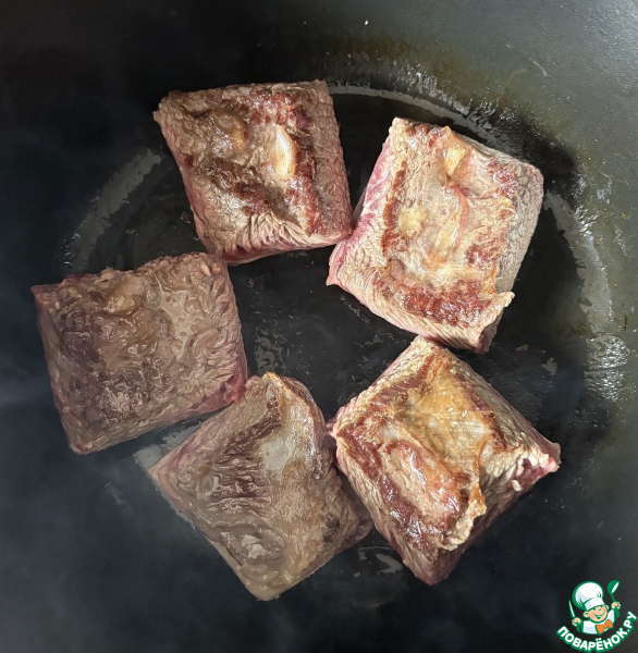 Тушёные говяжьи рёбра