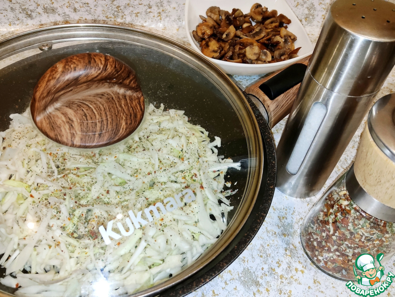 Тыквенные блинчики фаршированные капустой и грибами