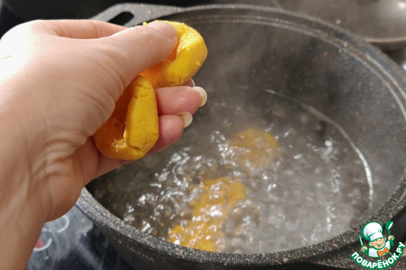 Тыквенный суп с морковными клёцками