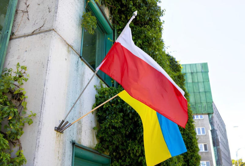 Украинцев в Польше будут ежемесячно проверять на предмет трудоустройства