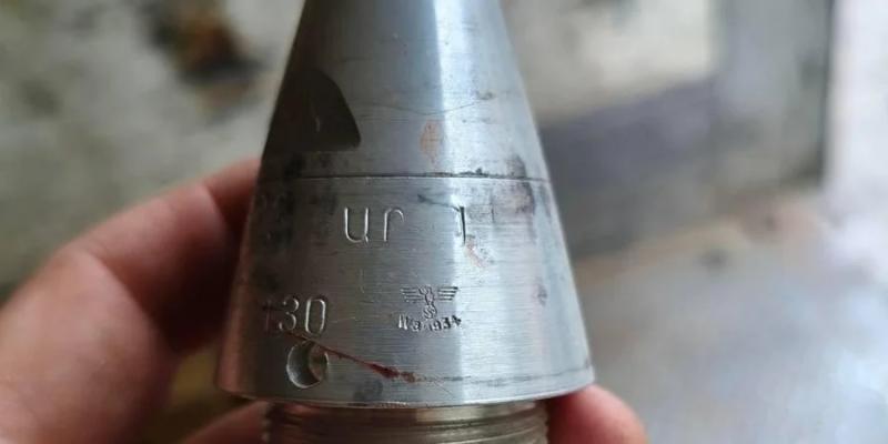 Украинские разведчики обнаружили взрыватели со свастикой на снарядах РФ | ФОТО