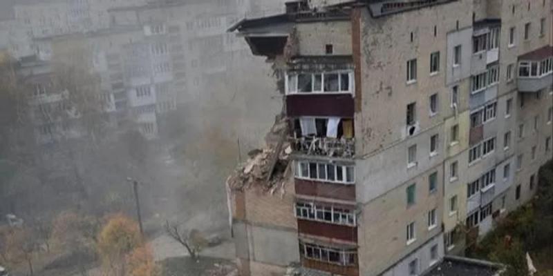 В Хмельницком прогремел взрыв в многоэтажке: разрушены несколько этажей | ФОТО | ВИДЕО