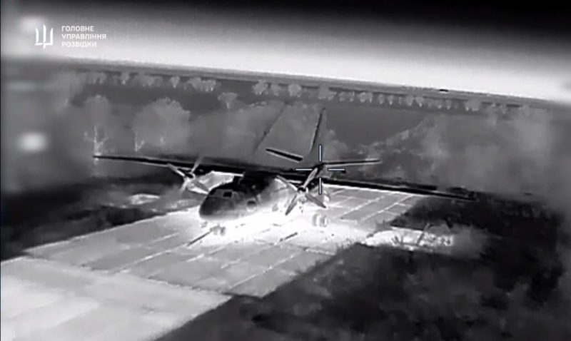 В Крыму спецназовцы ГУР сожгли два российских самолета Ан-26 | ВИДЕО