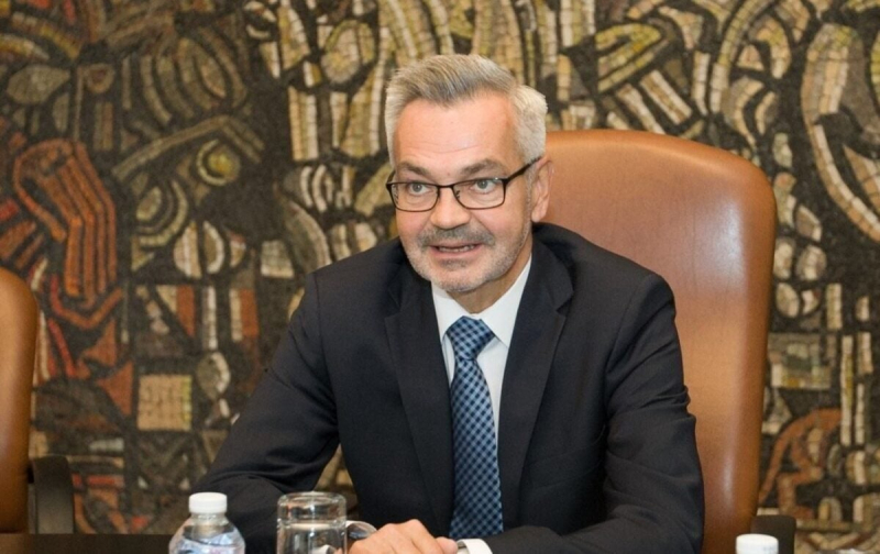 В Петербурге связанные с «Единой Россией» активисты напали на посла Польши