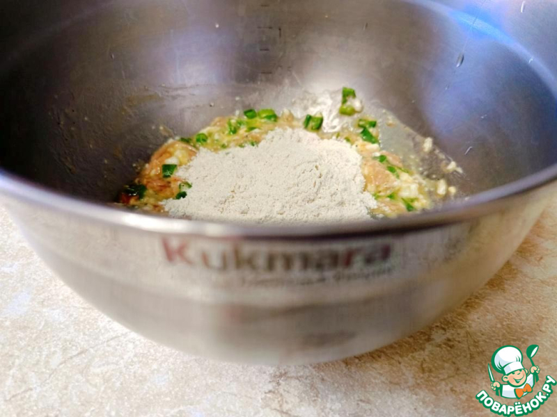Вафли с тунцом и зеленым луком