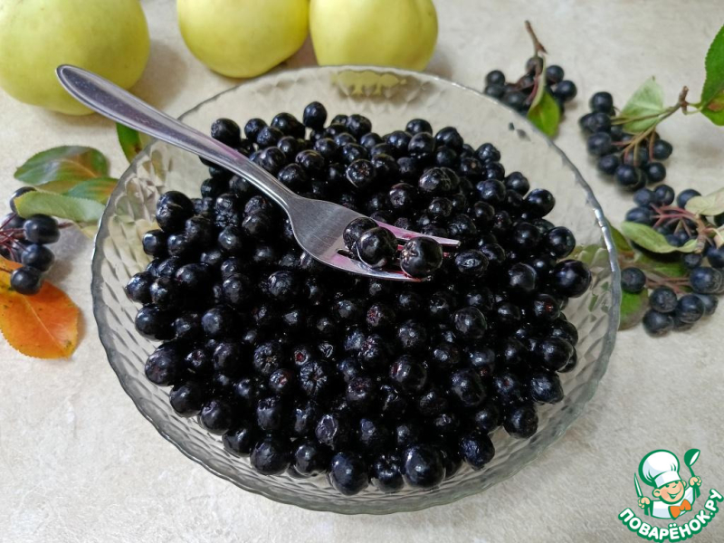 Варенье из яблок и черноплодной рябины