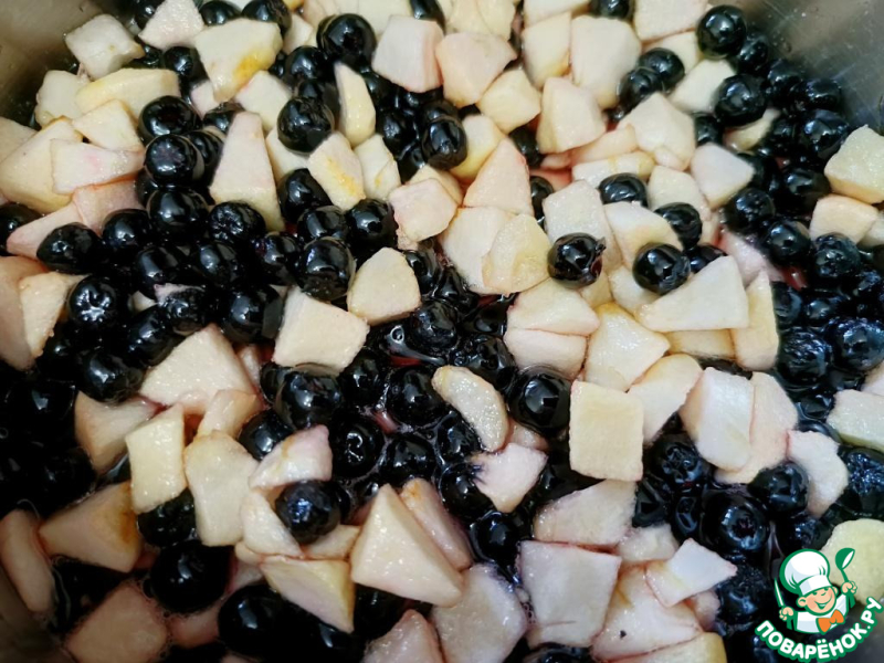 Варенье из яблок и черноплодной рябины
