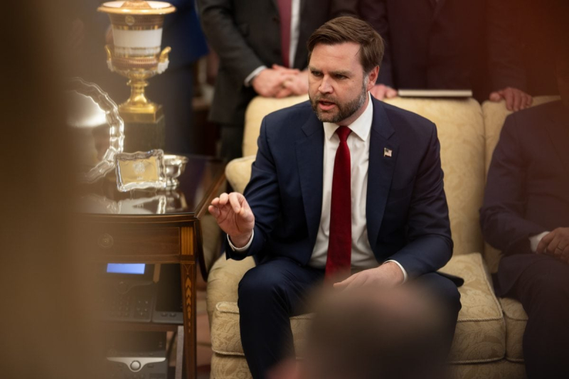 Вэнс заявил, что войну РФ против Украины удастся завершить в течение 6 месяцев