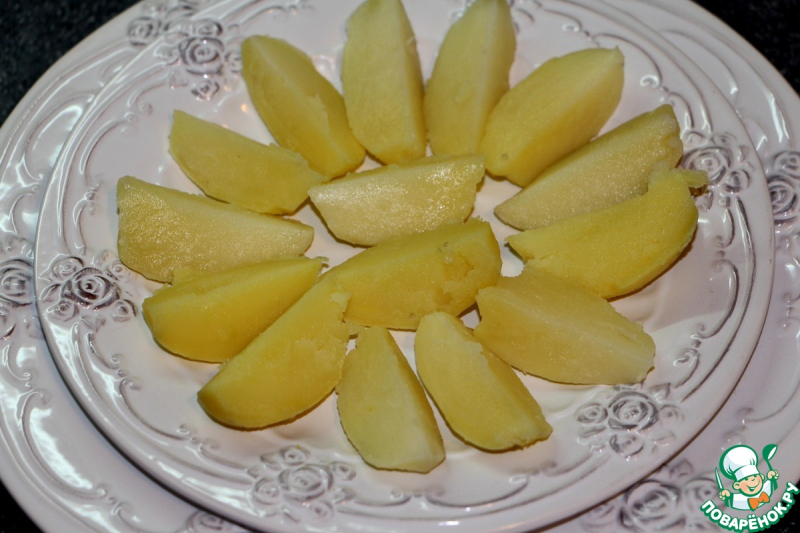 Весенний салат с яйцами и гренками