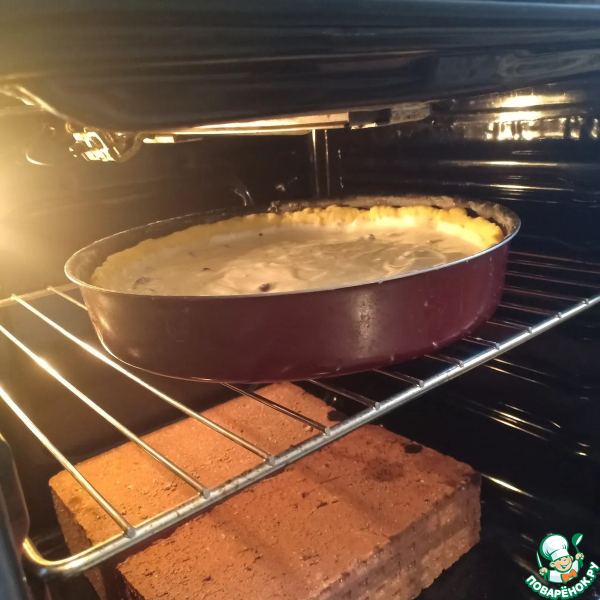 Вишневый пирог в сметанной заливке