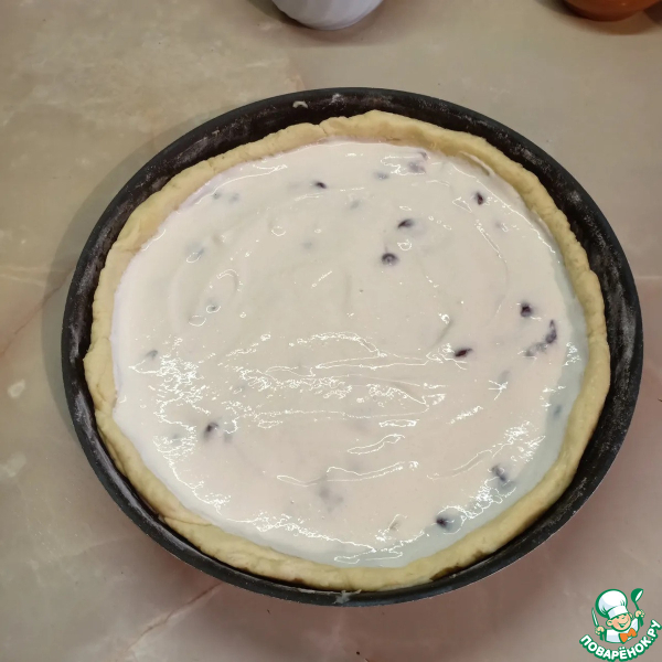 Вишневый пирог в сметанной заливке