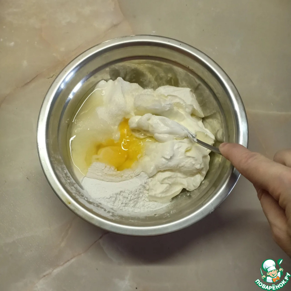 Вишневый пирог в сметанной заливке