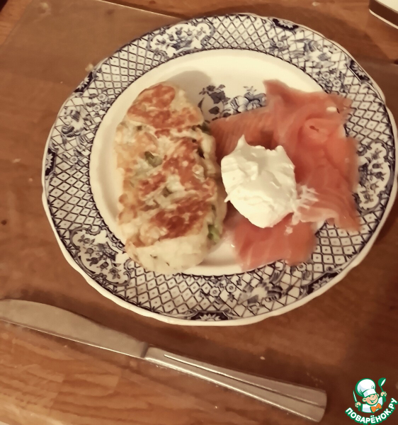 Восточные лепешки с копчёным лососем