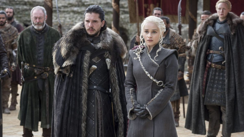 Warner Bros работает над фильмом "Игра престолов"