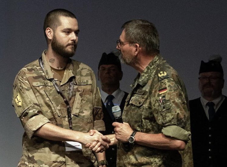 За исключительное спасение побратима: Медика «Азова» признали лучшим военным медиком Европы | ФОТО