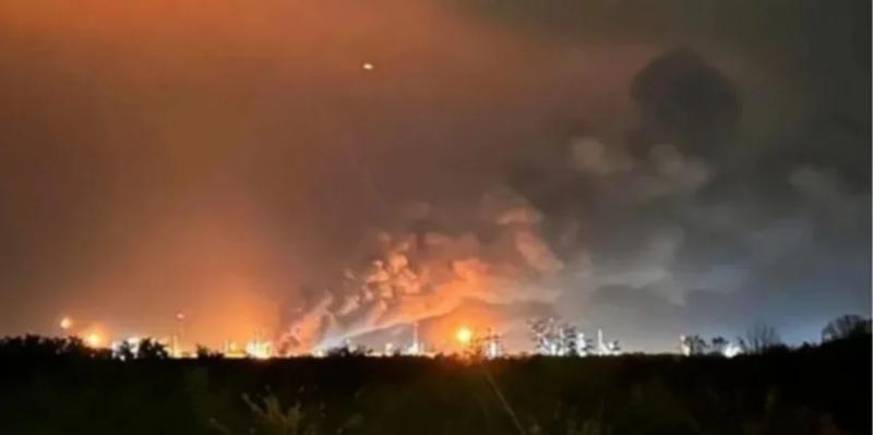 За сутки в Европе пострадали два НПЗ, связанных с Россией