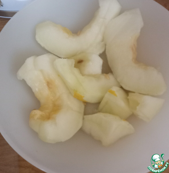 Закуска из дыни с песто
