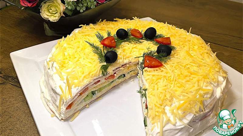 Закусочный торт из лаваша с ветчиной и сыром