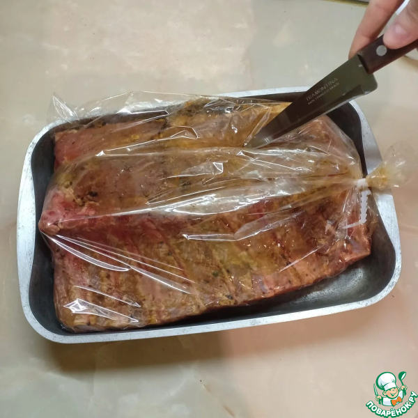 Запеченые свиные ребрышки в соево-винной глазури