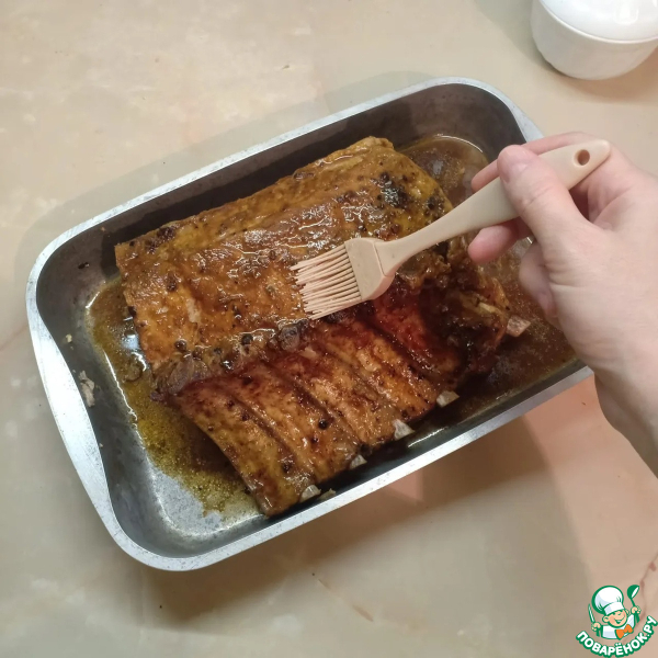 Запеченые свиные ребрышки в соево-винной глазури