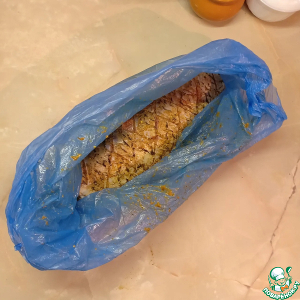 Запеченый белый амур под сметанной корочкой