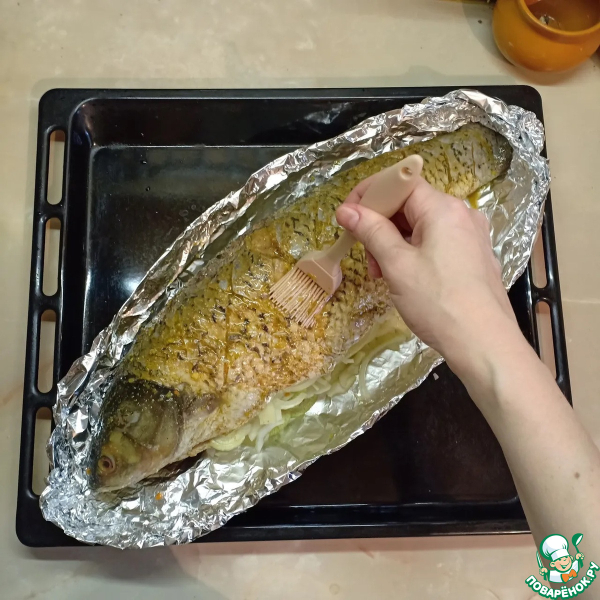 Запеченый белый амур под сметанной корочкой