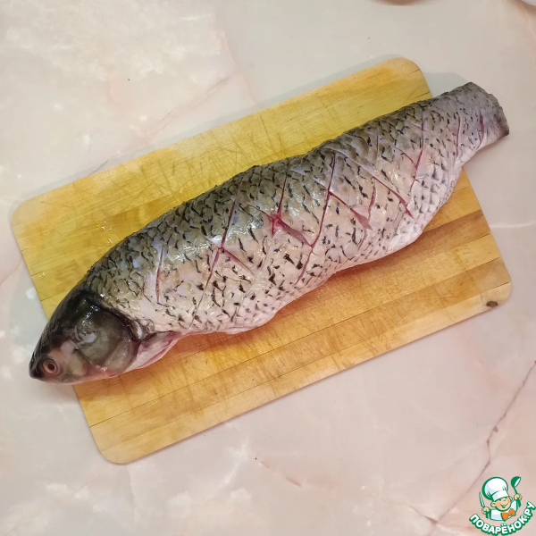 Запеченый белый амур под сметанной корочкой