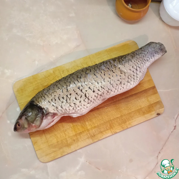 Запеченый белый амур под сметанной корочкой