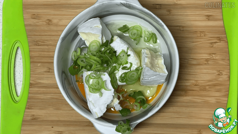Запечённые булочки с сыром и помидорами
