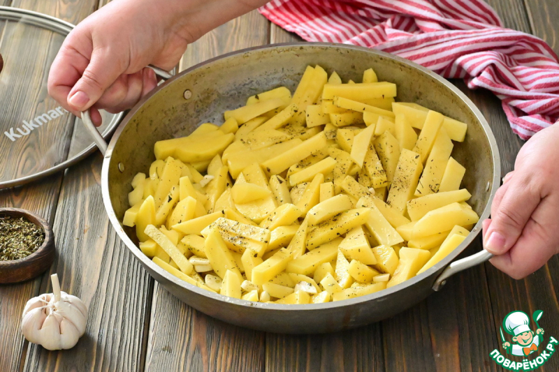 Запечённый картофель с чесноком по-провански