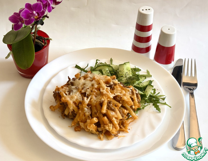 Запеканка с макаронами, фаршем и фетой