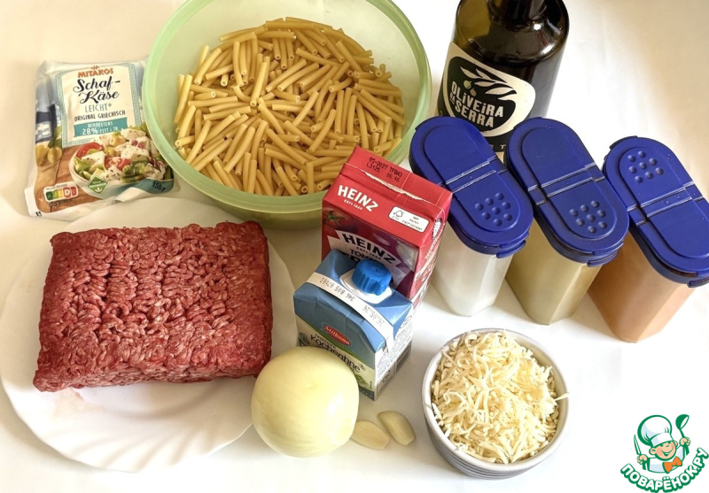 Запеканка с макаронами, фаршем и фетой