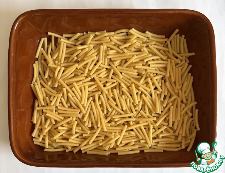 Запеканка с макаронами, фаршем и фетой