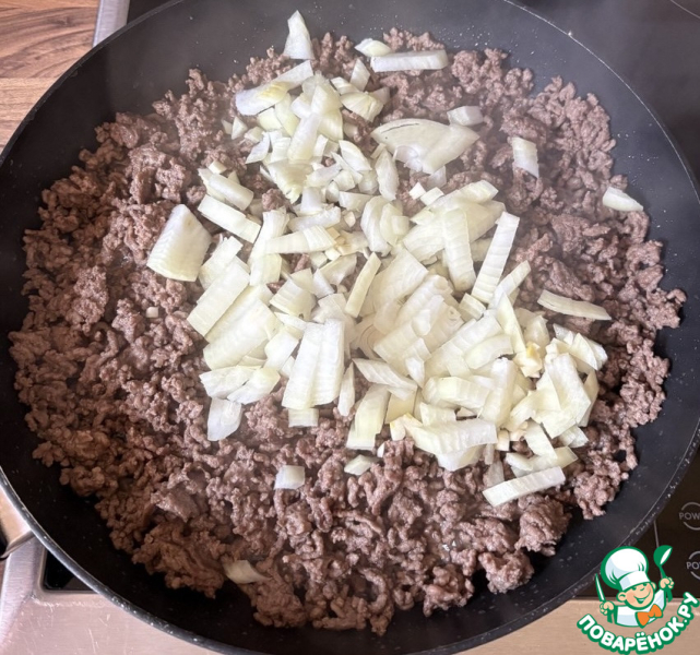 Запеканка с макаронами, фаршем и фетой