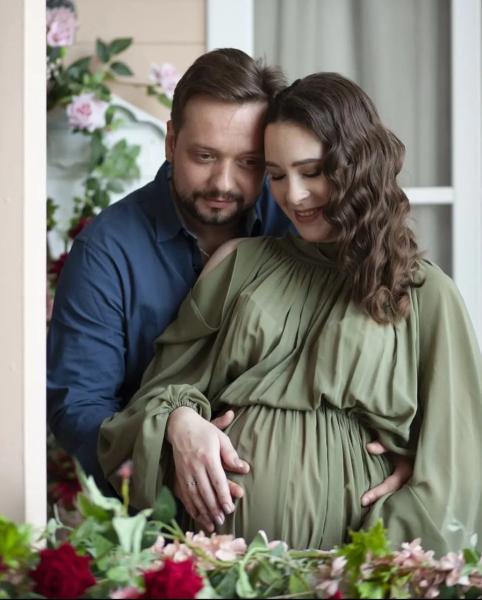 Заслуженный артист Украины и звезда сериала "Крепостная": где сейчас находится актер Марк Дробот