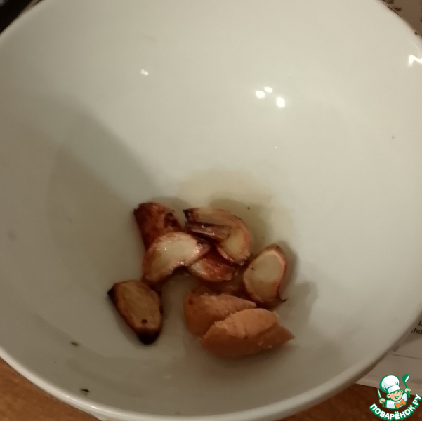 Зелёный лук с жареным чесноком, нутом