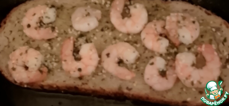 Жареный хлеб с креветками по-корейски