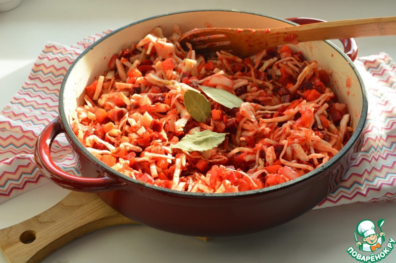 Зимнее овощное рагу со свеклой