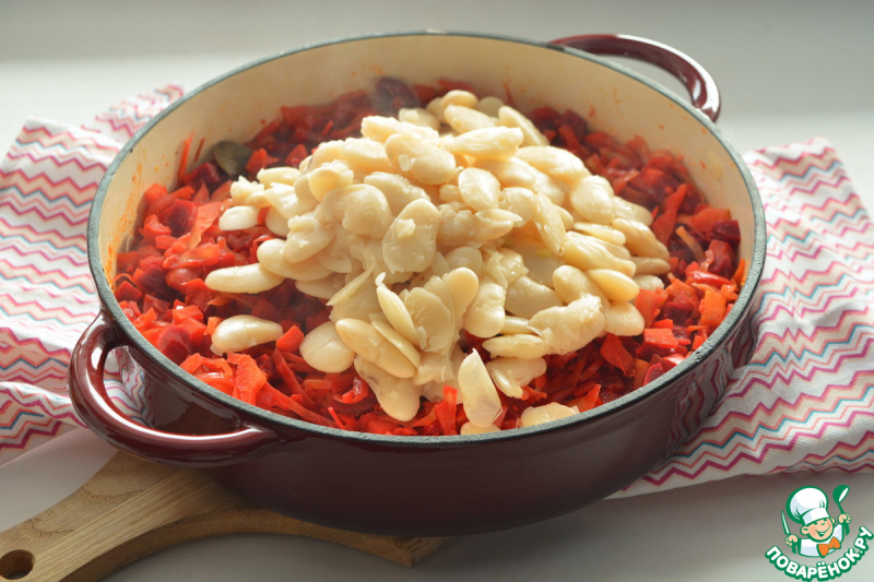 Зимнее овощное рагу со свеклой