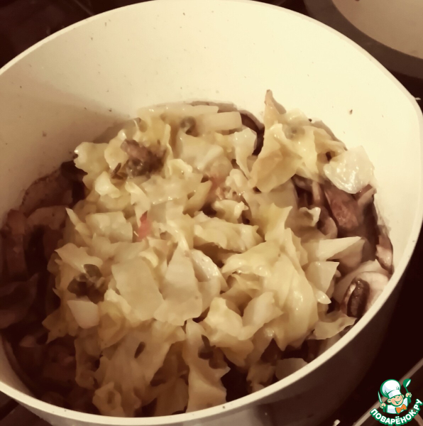 Зимний суп с грибами, картофелем, грюйером